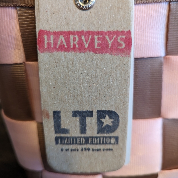 Harveys seatbelt purse Limited edition Strawberry milkshake - Picture 5 of 11